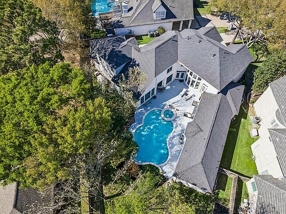 4th image of 16407 Emilia Ct