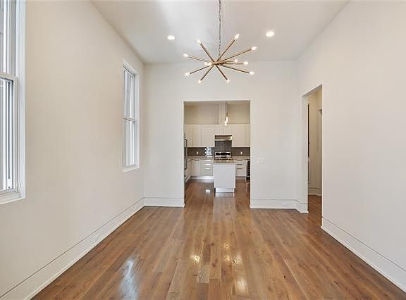 5th image of 637 Philip St Unit 637
