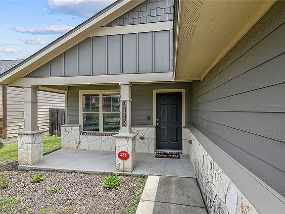 4th image of 2112 Dumfries Dr