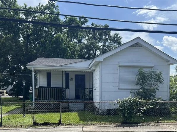 1638 Stafford St, Gretna, LA 70053