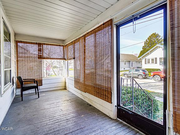 4th image of 736 Woodland Ave