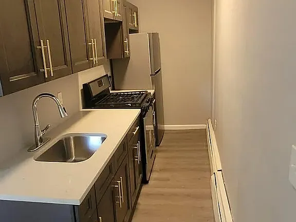 54 Johnston St #1 — Photo 3