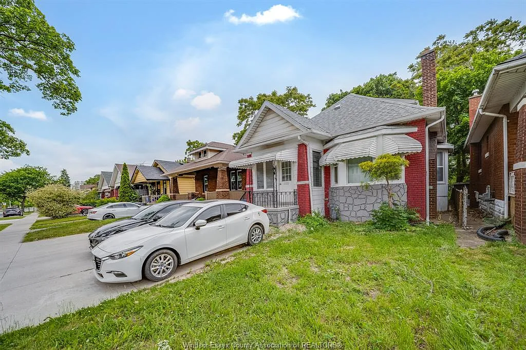 6 bed, $500 — Photo 1