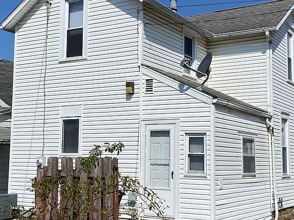 2nd image of 218 W 5th Ave