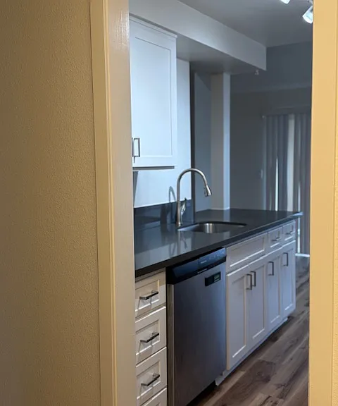 Hallwood Apartments — Photo 24