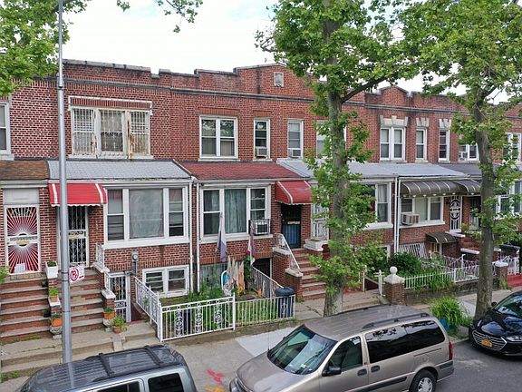 2nd image of 137 E 29th St