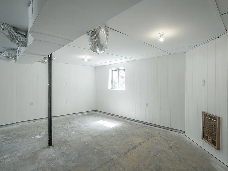 1364 Meadowood Dr — Photo 27