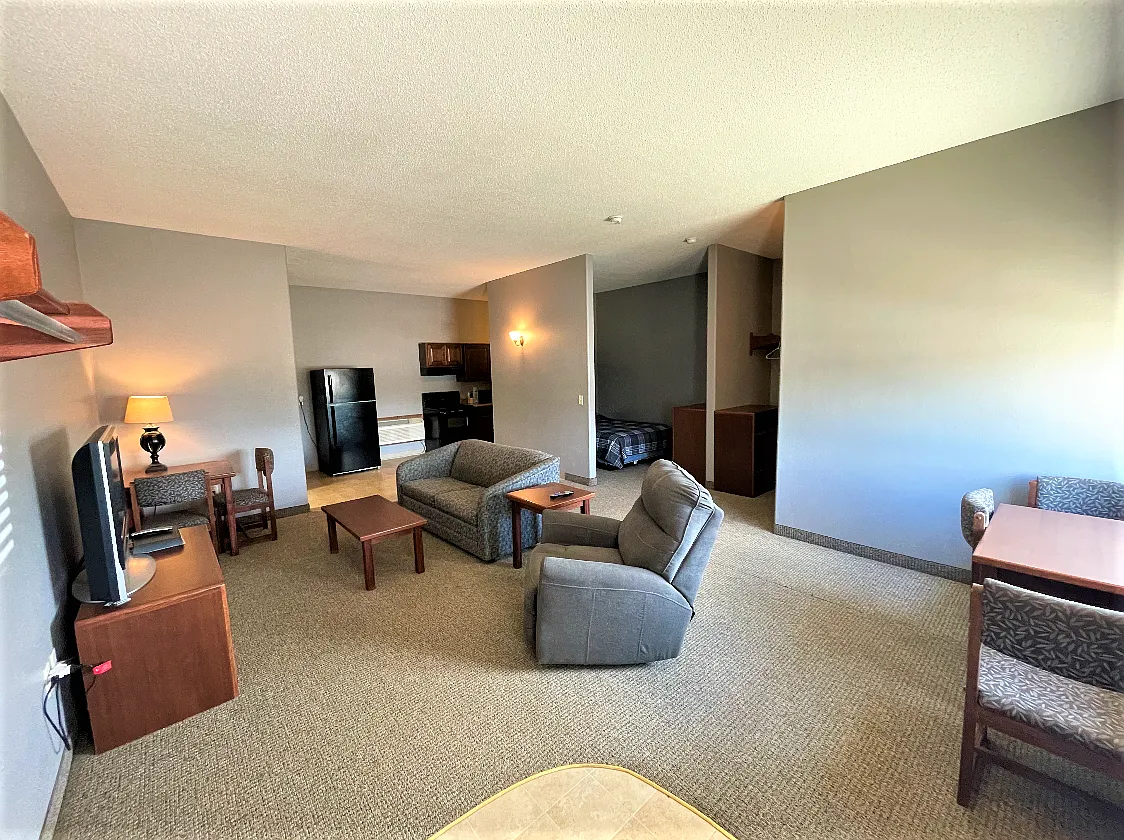 1624 6th Ave SW - Ext Stay & Bays - #3 Suite — Photo 2