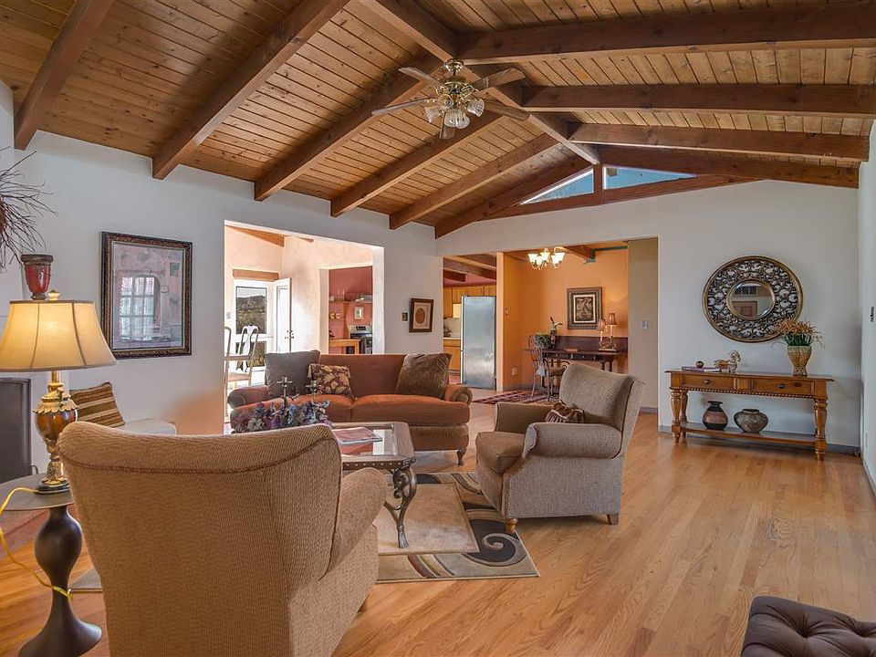 1st image of 34 Cresencio Ln
