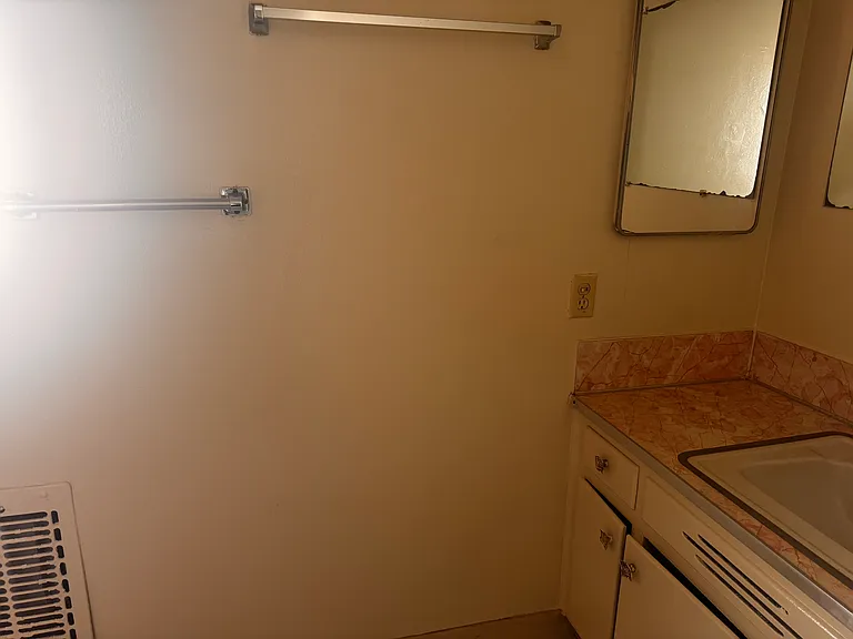 10943 Roebling Ave #1 — Photo 6