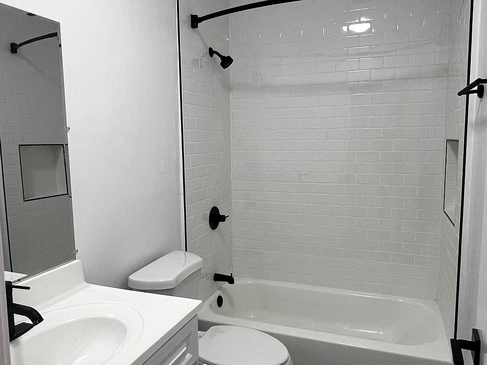 2nd image of 2101 Bonsallo Ave APT C