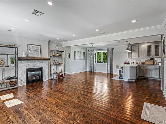 3rd image of 1845 Relyea Drive