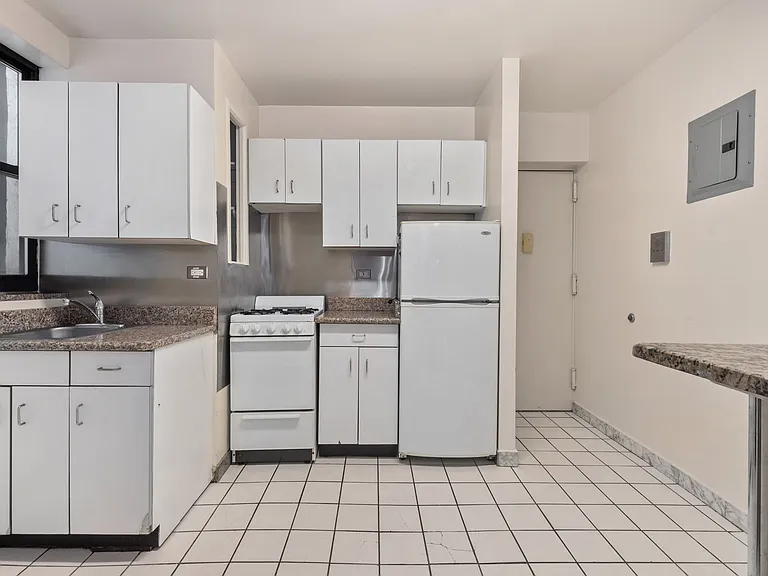 434 E 115th St #6A — Photo 3