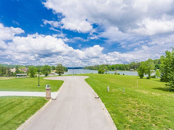 3rd image of 1612 Yachtsman Way