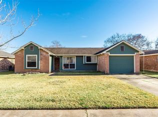 2805 Travellers St, League City, TX 77573