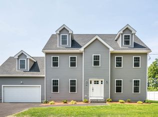 29 Prince St, Danvers, MA 01923