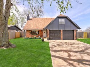 813 Jupiter Rd, Edmond, OK 73003