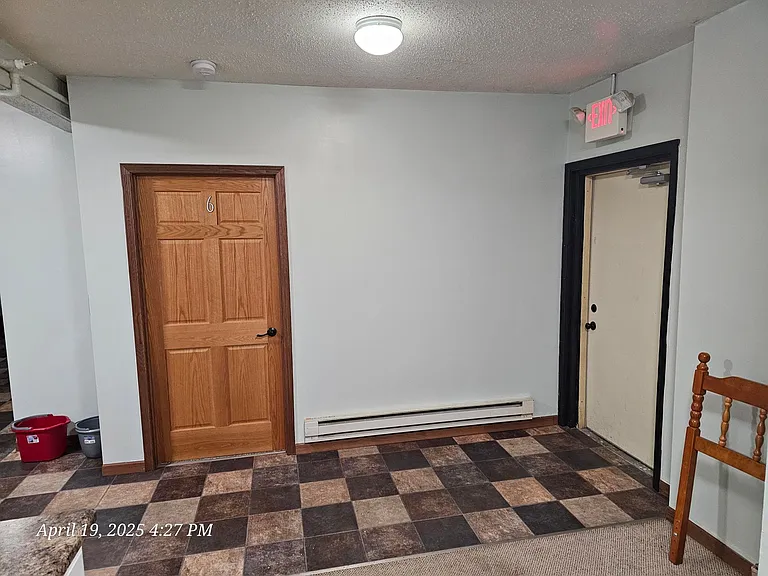 615 S Chestnut St #UPSTAIRS UNITS — Photo 7