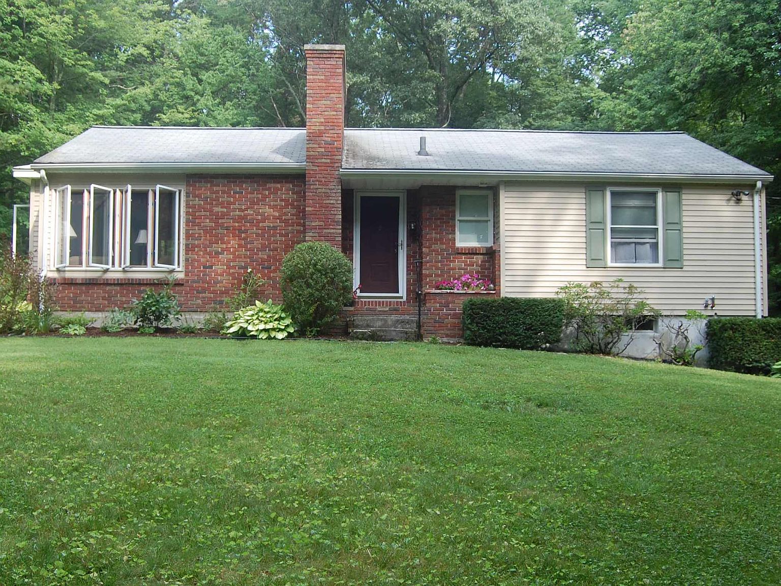 136 South St, Auburn, MA 01501 Zillow