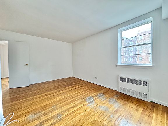 4th image of 142-27 Barclay Ave #3B