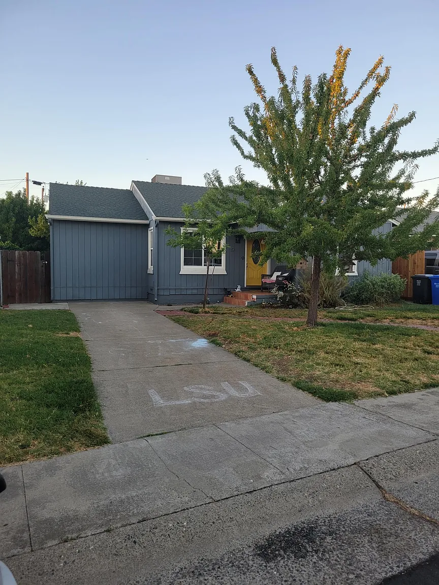 19 4th Ave photo 1