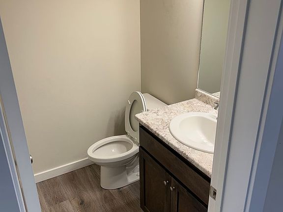 4th image of 701 13th St Unit B