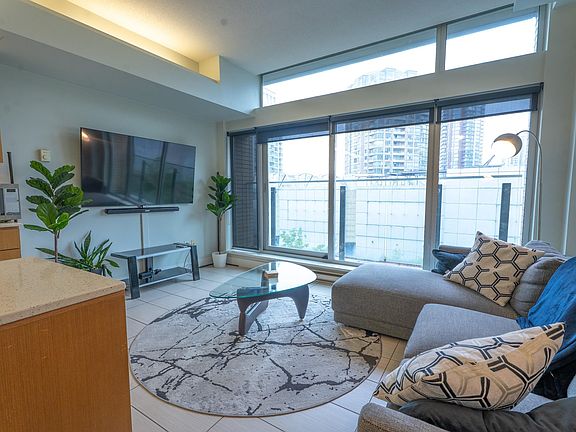 3rd image of 33 W Pender St #709