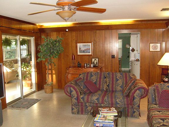 4th image of 2343 Saragossa Ave