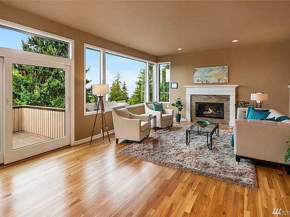 Living room with Western Facing Deck