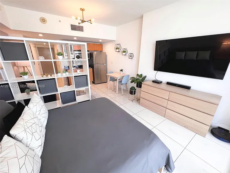 1750 N Bayshore Dr #1218 — Photo 4