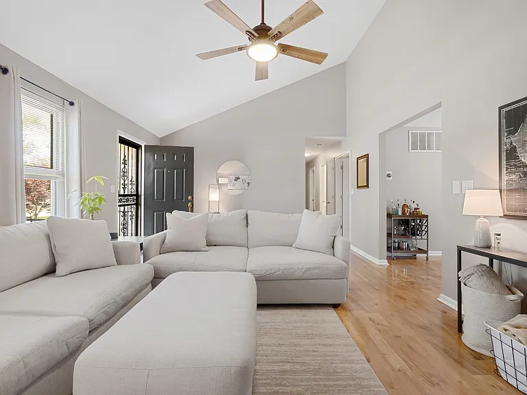 2815 Dandor Rd — Photo 3