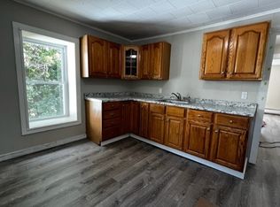 7 Glazier St, Gardner, MA 01440