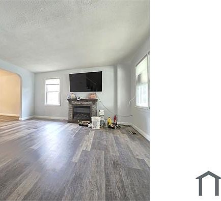 2nd image of 329 Leeanne Rd