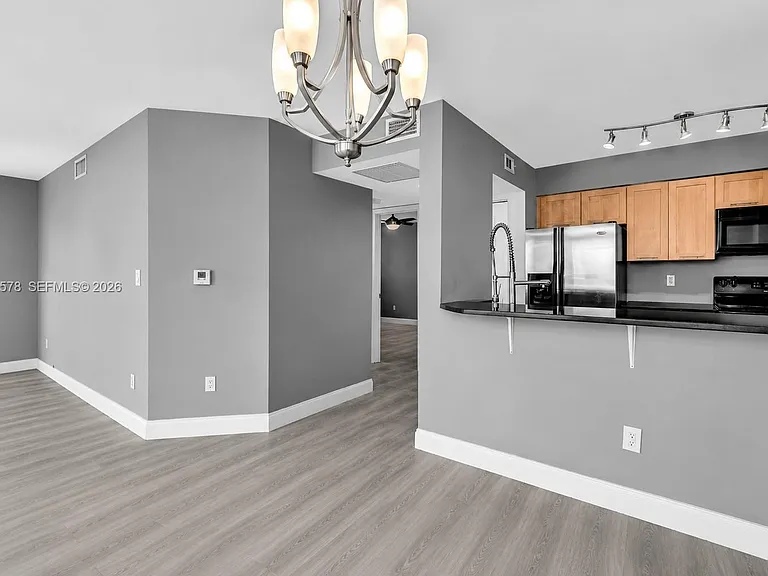 2881 N Oakland Forest Dr #112 — Photo 4