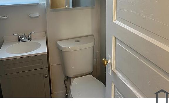 3rd image of 2256 Ruffner St