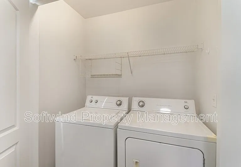 1519 Elmwood Ave — Photo 12
