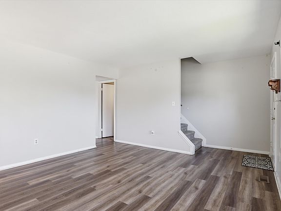 4th image of 663 Johahn Dr