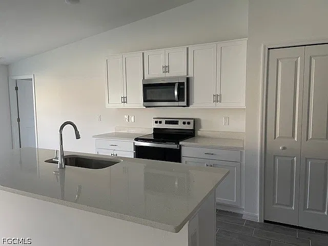 4 bed, 2.0 bath, 1650 sqft, $2,100 — Photo 3