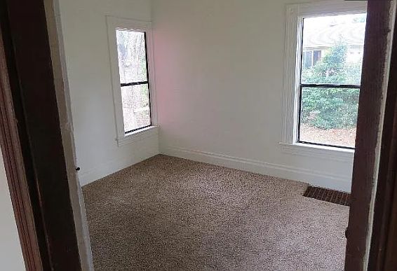 3rd image of 5122 SE 41st Ave