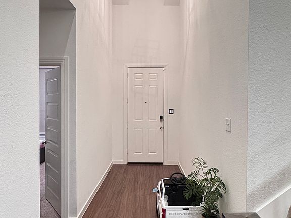 4th image of 1325 Greenbelt Dr