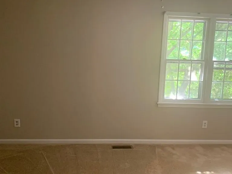 28 Summercreek Dr — Photo 6