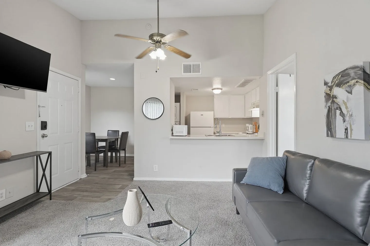 1 bed, 1.0 bath, 10301 sqft, $2,235 — Photo 4