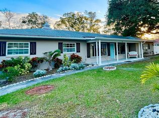 895 Manor Dr S, Dunedin, FL 34698