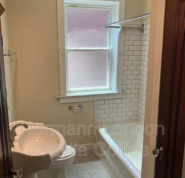 4427 S Grand Blvd #2F — Photo 9