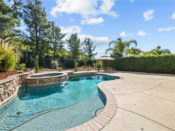 29872 Cambridge Ave, Castaic, CA 91384