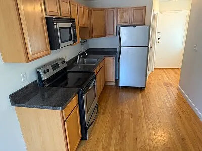 160 Cottage St #202 — Photo 4