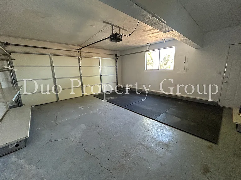 2035 Harvard Dr — Photo 30