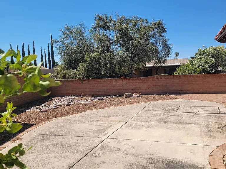1625 W Calle Hacienda — Photo 18
