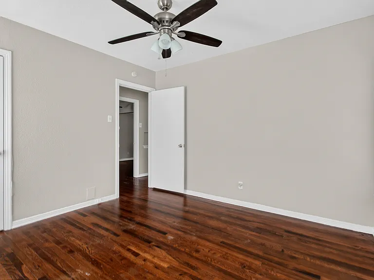 10943 Desdemona Dr — Photo 17