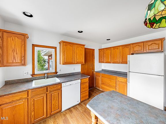 5th image of 6 E Alfred Drive